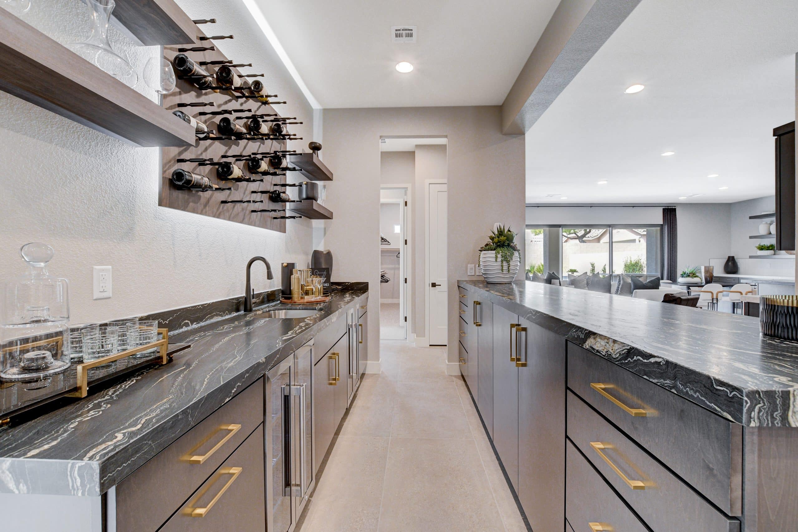 Signature Estates 10 SIGNATURE ESTATES SIGNATURE HOMES WET BAR scaled